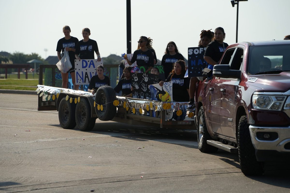 North Forney Lady Falcons Softball (@nfsoftball2) on Twitter photo North Forney Softball had a BLAST at the Homecoming Parade! The Northside showed up and showed out! #WAWG #CHAOS
<a href="/NFHS_TrueNorth/">North Forney HS</a> <a href="/ForneyAthletics/">ForneyISDAthletics</a> <a href="/taylor_jeffs/">Taylor Jeffs</a> <a href="/darryan_alyssa5/">darryan</a> <a href="/CoachVTorres44/">Coach V. Torres</a> North Forney Softball had a BLAST at the Homecoming Parade! The Northside showed up and showed out! #WAWG #CHAOS
<a href="/NFHS_TrueNorth/">North Forney HS</a> <a href="/ForneyAthletics/">ForneyISDAthletics</a> <a href="/taylor_jeffs/">Taylor Jeffs</a> <a href="/darryan_alyssa5/">darryan</a> <a href="/CoachVTorres44/">Coach V. Torres</a>