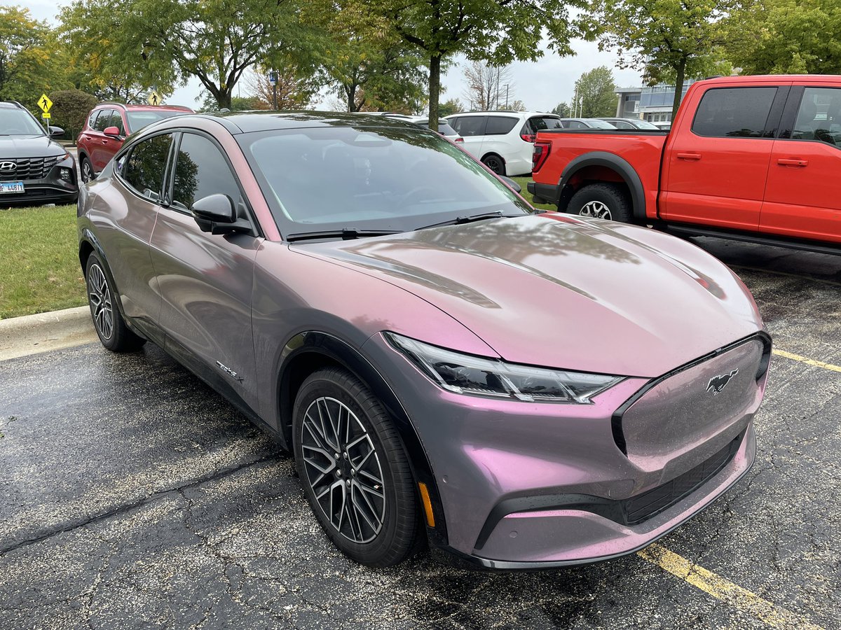 What an awesome Cars and Coffee at Electrify Expo Chicago! 

So many awesome folks and vehicles - too many to tag! The Midwest turned out for this! 

And this was the last Cars and Coffee for my F-150 Lightning - the Rally is coming VERY soon ⚡️