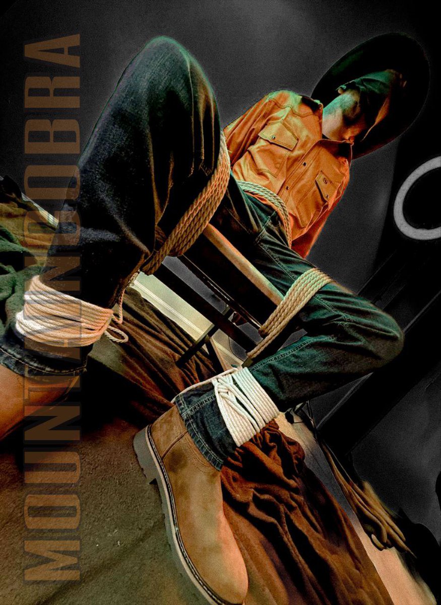 First time using rope this extensively for bondage. @bandanasandrope ain’t goin’ anywhere for a while. 😈