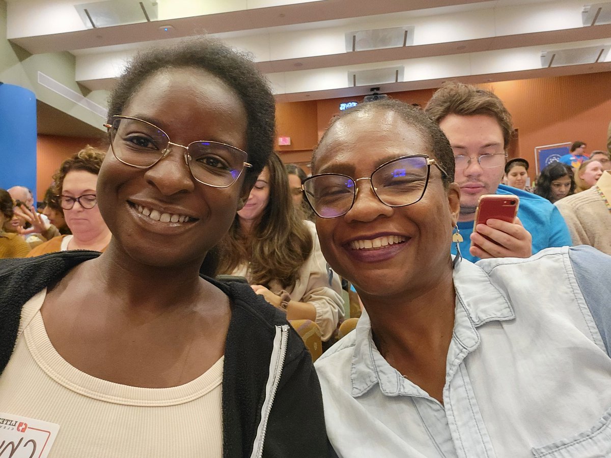 ChyinaP's tweet image. Enjoying myself at #inkubator by @litcleveland!