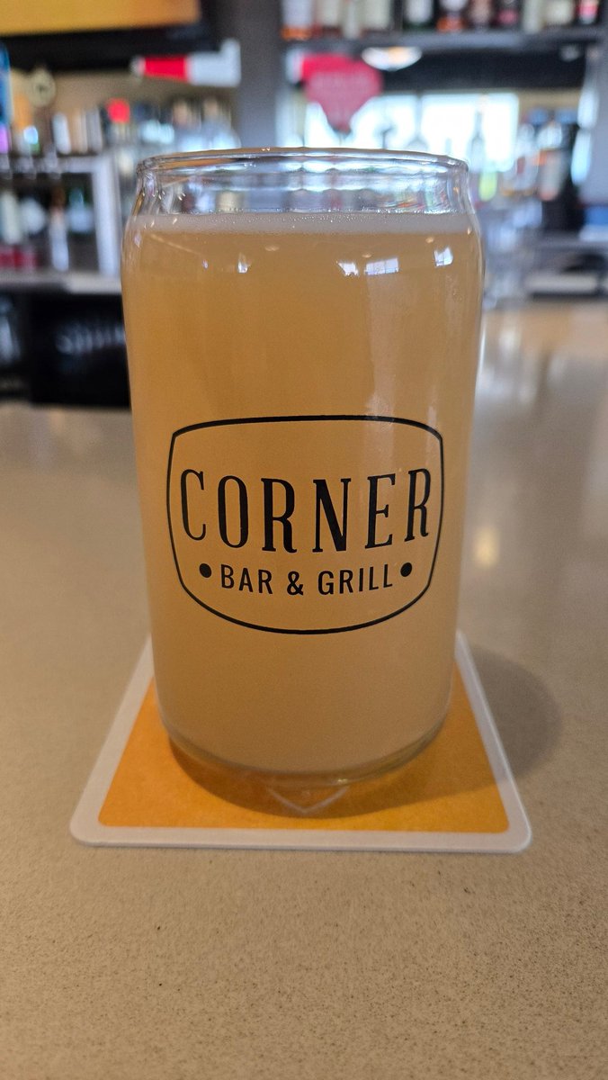 ottawahockey's tweet image. Haven&apos;t done this lately, but I read all your Tweets...or Xs...🤷🏼‍♂️

At one of my fav spots, @CornerBarNGrill!!

First up was MANU by @BloodBrothersTO. Pilsners with NZ hops are underrated IMO, sooo good!

Next up was Lil Reaper, a fantastic collab @bellwoodsbeer x #Messorem 🍻🍻