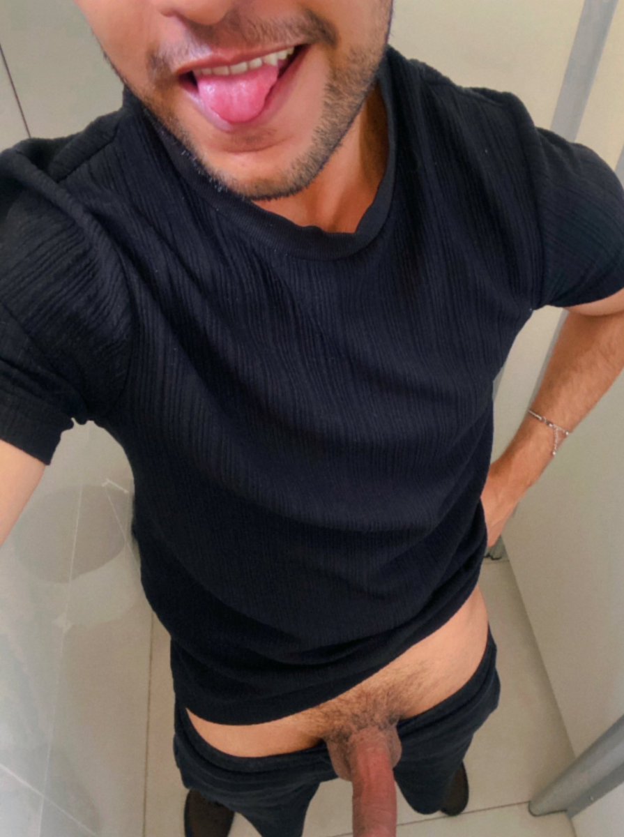 Ajoelha e engasga! 🤤😈

🍆 privacy.com.br/@alencarinu
