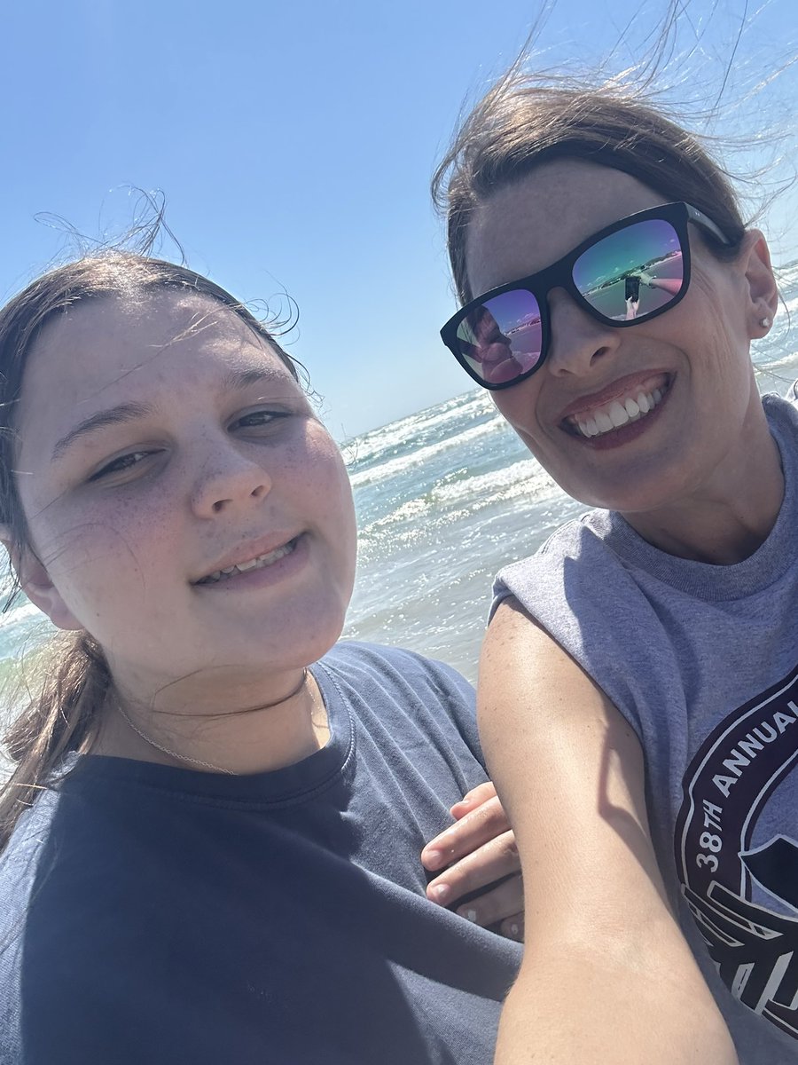 Texas A&amp;M Corpus Christi XC Islander Splash this morning for Hayden &amp; then a quick trip to the beach &amp; lunch in Port A before heading home. 🌊🏝️🐚 <a href="/LockhartISD/">Lockhart ISD</a> #SeniorYear #LHSXC