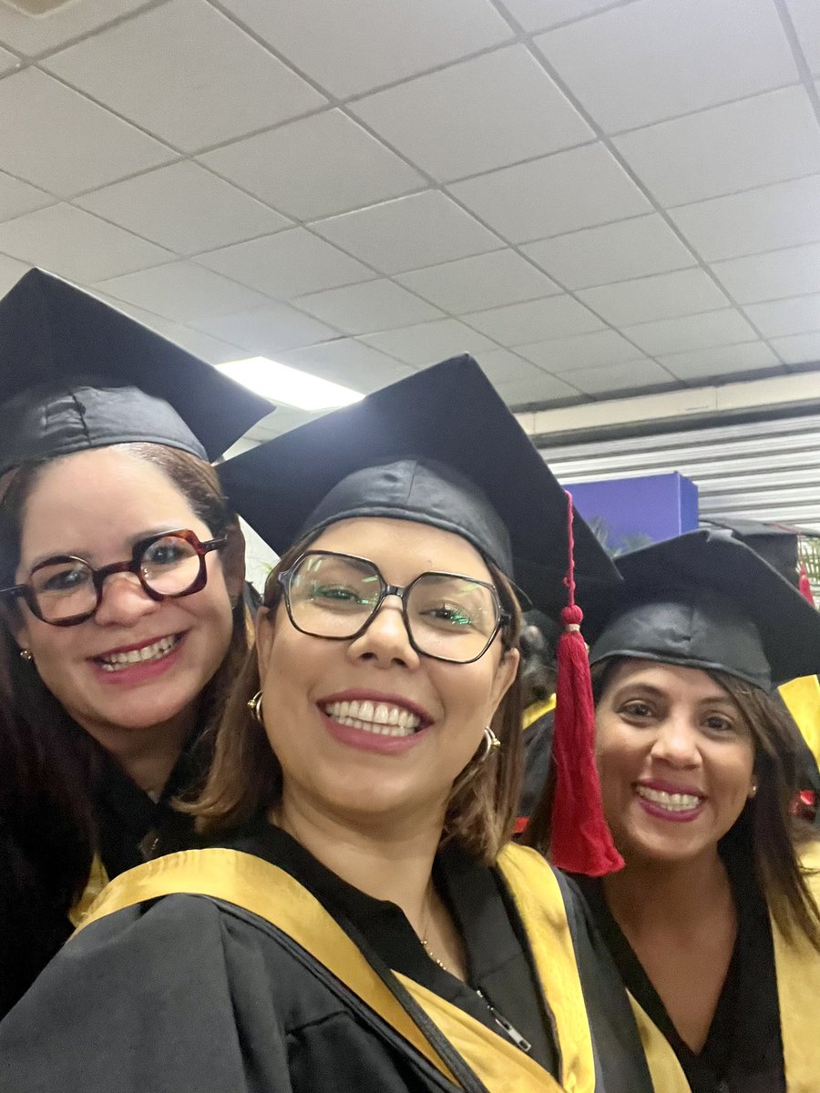 Muchísimas felicidades a los alumnos de <a href="/PUCMM/">PUCMM</a> y <a href="/PostgradoPUCMM/">Postgrado PUCMM</a> que se graduaron en el día de hoy. Es una emoción indescriptible. Muy orgullosa de los que fueron mis alumnos y de mis compañeros <a href="/HectorAlies/">Héctor Alies</a> y Emilio que hoy recibieron su merecido título de Doctor en derecho.