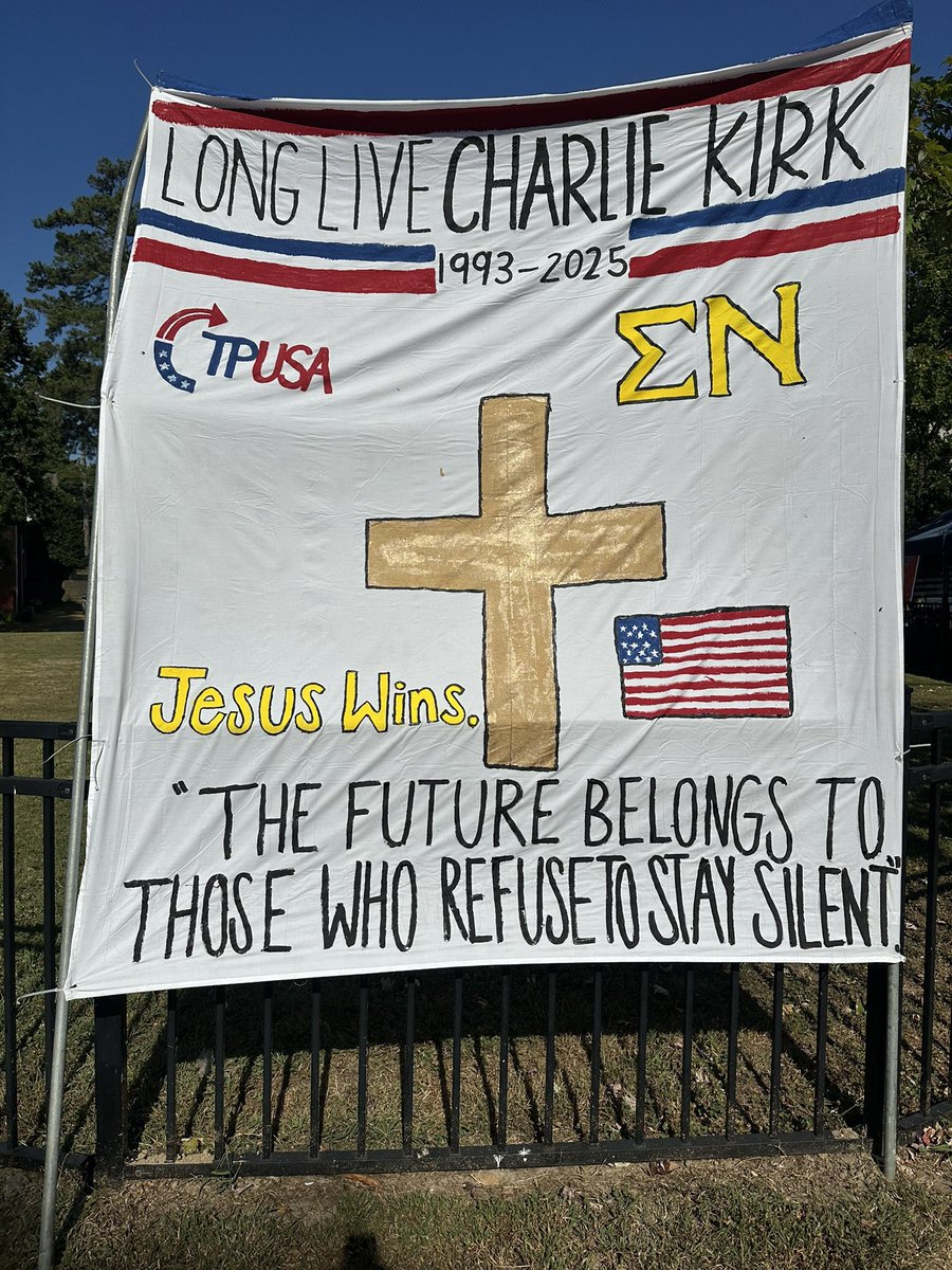 OldRowOfficial's tweet image. Auburn tailgate today 🧡💙