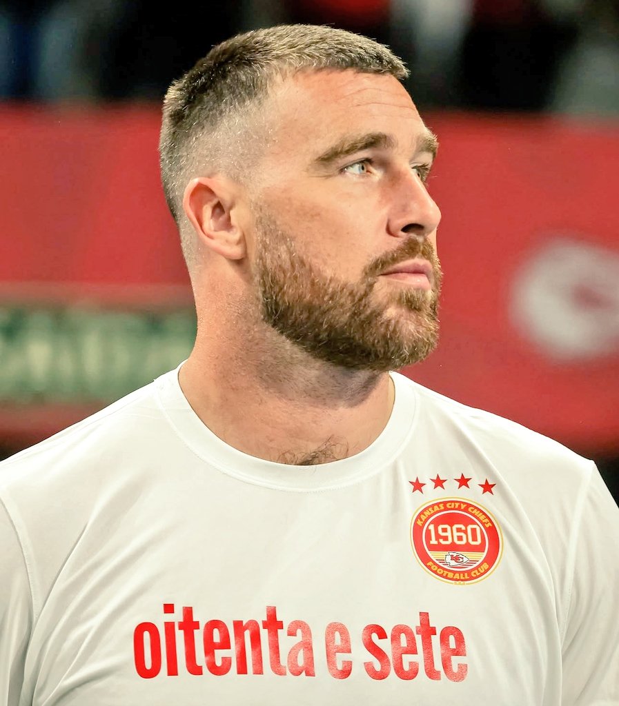 kislwt's tweet image. o homem sendo lindo gente mds