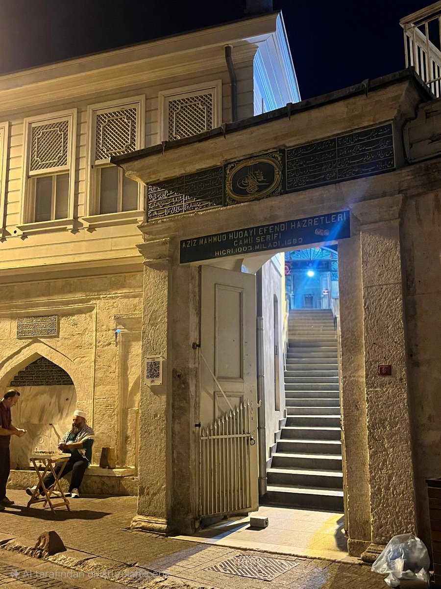 Hüdayi Hazretleri’nin sevenlerine duâsı:

“Yâ Rabbî! Kıyâmete kadar bizim yolumuzda bulunanlar, bizi sevenler ve ömründe bir kere türbemize gelip rûhumuza Fâtiha okuyanlar bizimdir.. Bize mensub olanlar, denizde boğulmasınlar; âhir ömürlerinde fakirlik görmesinler; îmanlarını