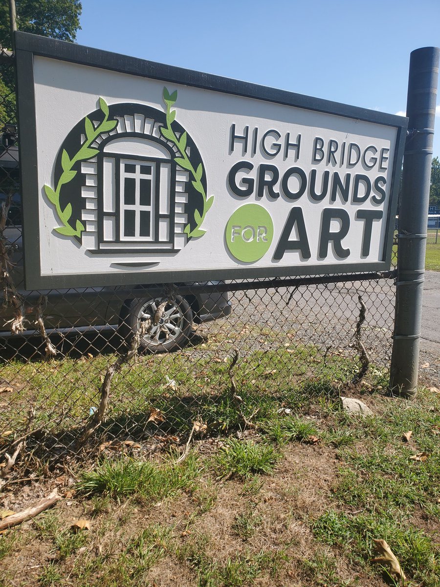 Deunen's tweet photo. Beautiful day out for the High Bridge Grounds for Art Fest! https://t.co/jEJzlo7Jg9