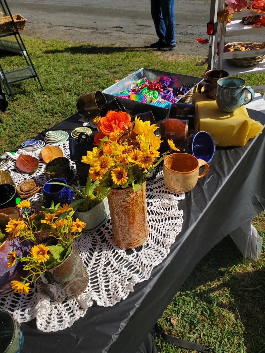 Deunen's tweet photo. Beautiful day out for the High Bridge Grounds for Art Fest! https://t.co/jEJzlo7Jg9