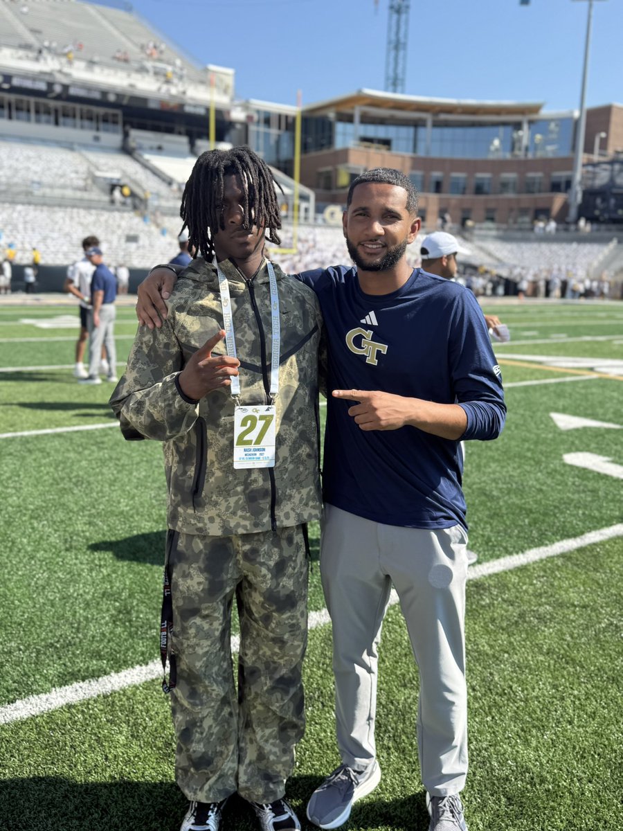 NashLeviJohnson's tweet photo. Blessed to receive a (n) offer from Georgia Tech #goyellowjackets🐝 #AGTG @Coach_KJones7 @romandg3 @Q_Jones2 @McEachernFtball @ChadSimmons_ @On3Keith @On3Richie @TomLoy247 https://t.co/iq2eJpVLMn