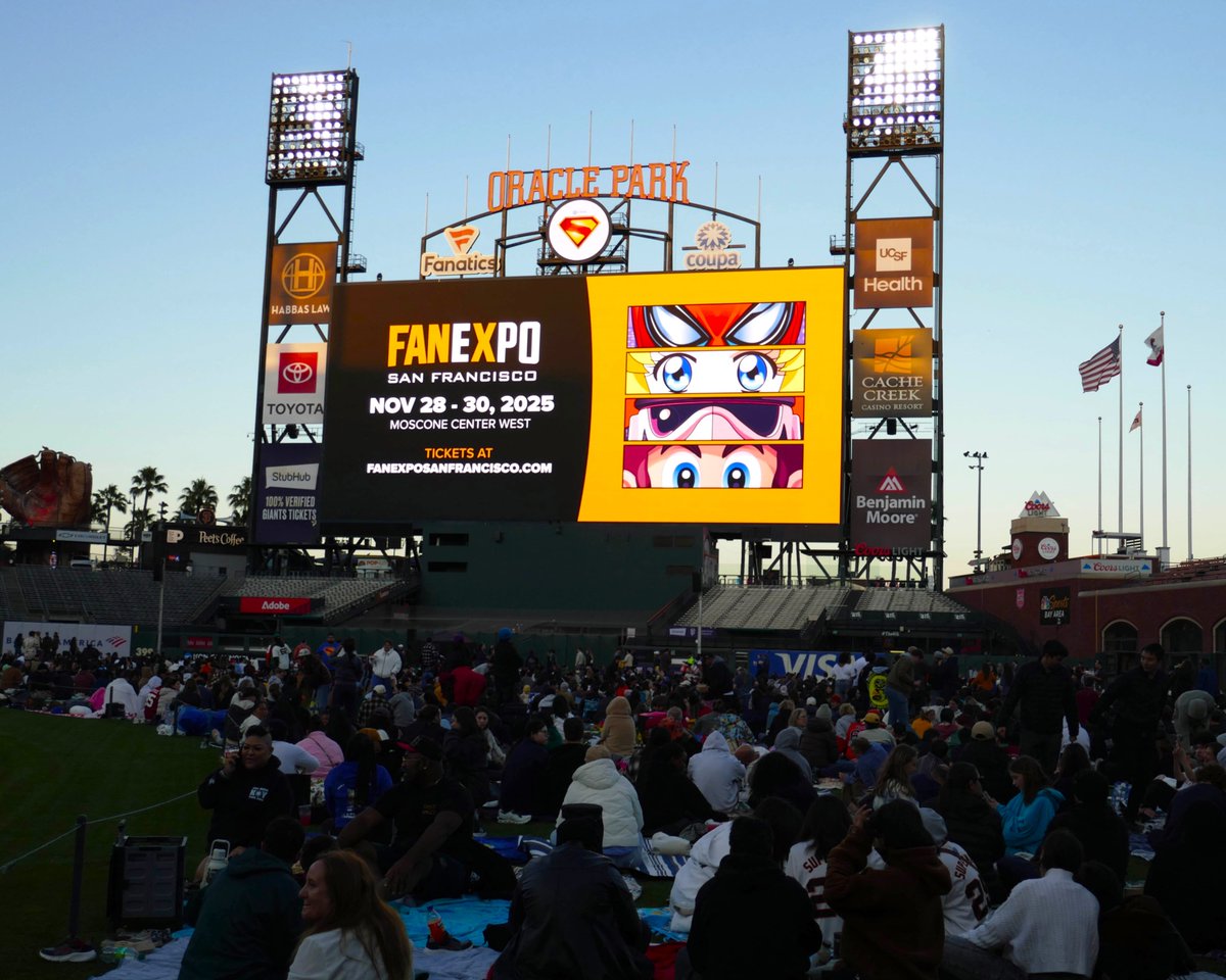 Something Super happened at <a href="/OracleParkSF/">Oracle Park</a> 🦸

Thank you to our friends at the <a href="/SFGiants/">SFGiants</a> for inviting fans to get in on this epic Superman screening experience. 

#FANEXPOSanFrancisco #SanFranciscoGiants #OraclePark #Superman #SFO