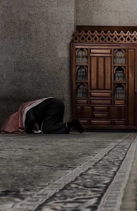 وتظن أنك ذاهب بإرادتك ،،
ولا تعلم !
أنه هو الذي طلبك لزيارته