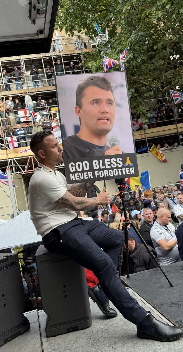 Never forget… RIP Charlie Kirk 🇺🇸 🇬🇧 
<a href="/RealDannyTommo/">Danny Tommo</a> #UniteTheKingdom
