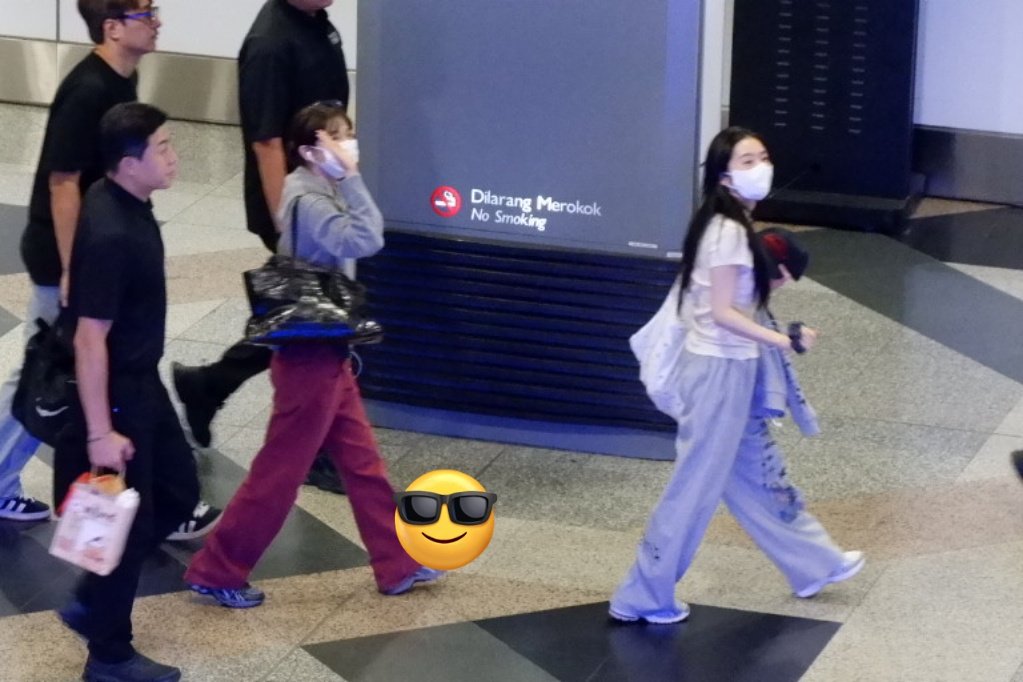baemyluvs's tweet photo. safe flight my aseul🫶🏻

#IRENE #아이린 #슬기 #SEULGI #ASeulinKL https://t.co/oC6mA3A2Oq