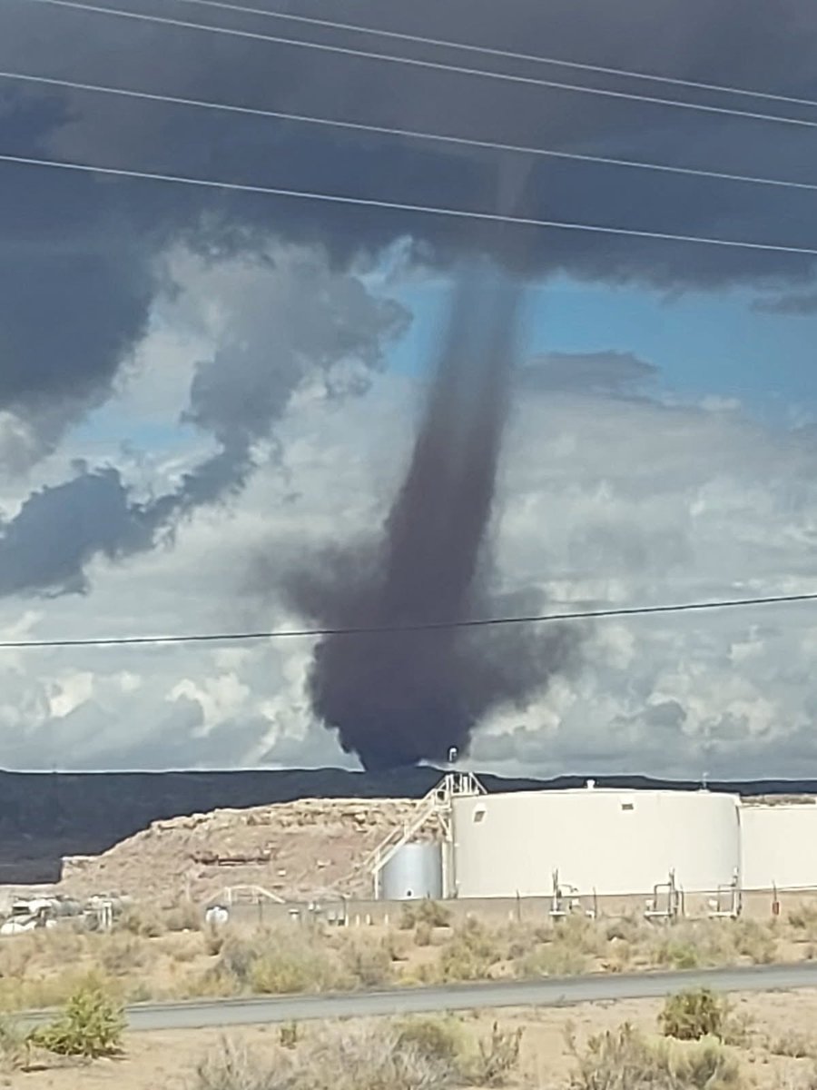 AlanaBrophyWX's tweet photo. SATURDAY: (1:04 pm) Tornado on the ground 7 miles NE of Montezuma Creek &amp; 22 miles SW of Blanding. 

Moving NE at 10pm 

Warning in effect until 1:15pm 

Flying debris with tree damage likely. 

📸: A. A.

#utwx @abc4utah @NWSSaltLakeCity https://t.co/OHm73j8Bnu