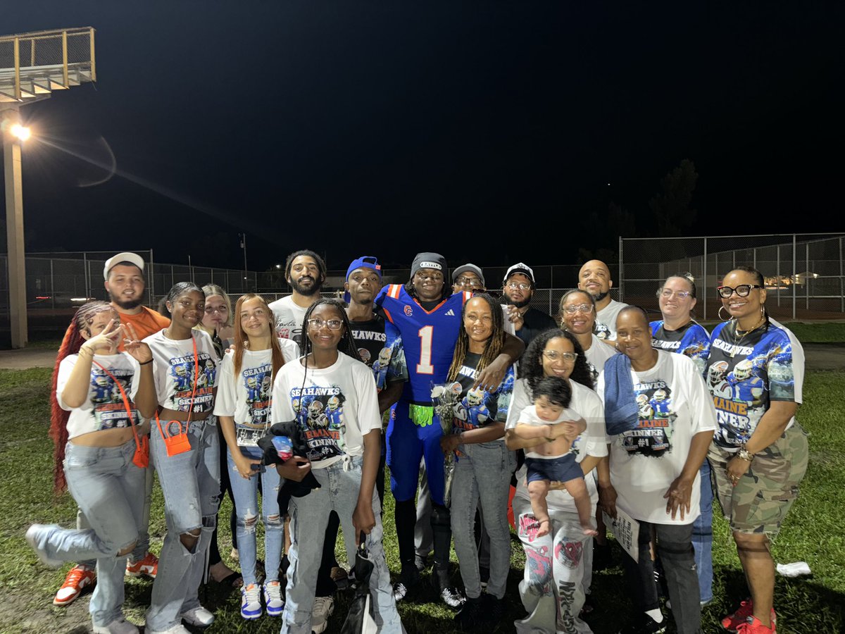 Senior night, me and the family❤️