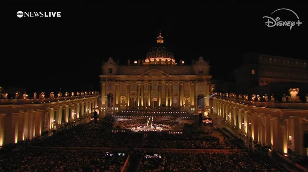 ขนลุก ดูคนที่ไปร่วมงาน ที่เค้าว่า 300,000 คนน่าจะจริง งานใหญ่ขนาดนี้ น้องแบมเอ้ยย ดีใจที่น้องได้ร่วมงานนี้ 

#GraceForTheWorldxBamBam