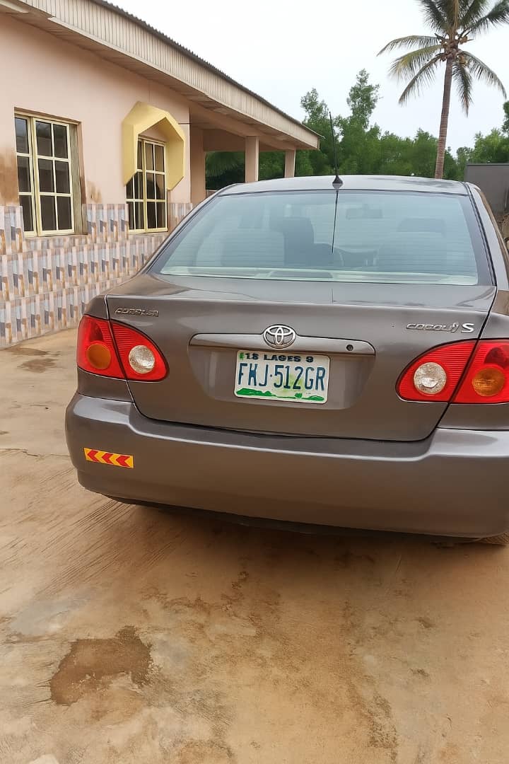 *STOLEN VEHICLE ALERT (KINDLY HELP RETWEET 🙏)*❗❗❗

Toyota Corolla LE 

Plate Number: FKJ512GR

Chassis No: INXBR32E94Z258441

Colour as shown in the picture above.

If seen, kindly call 08164555187.