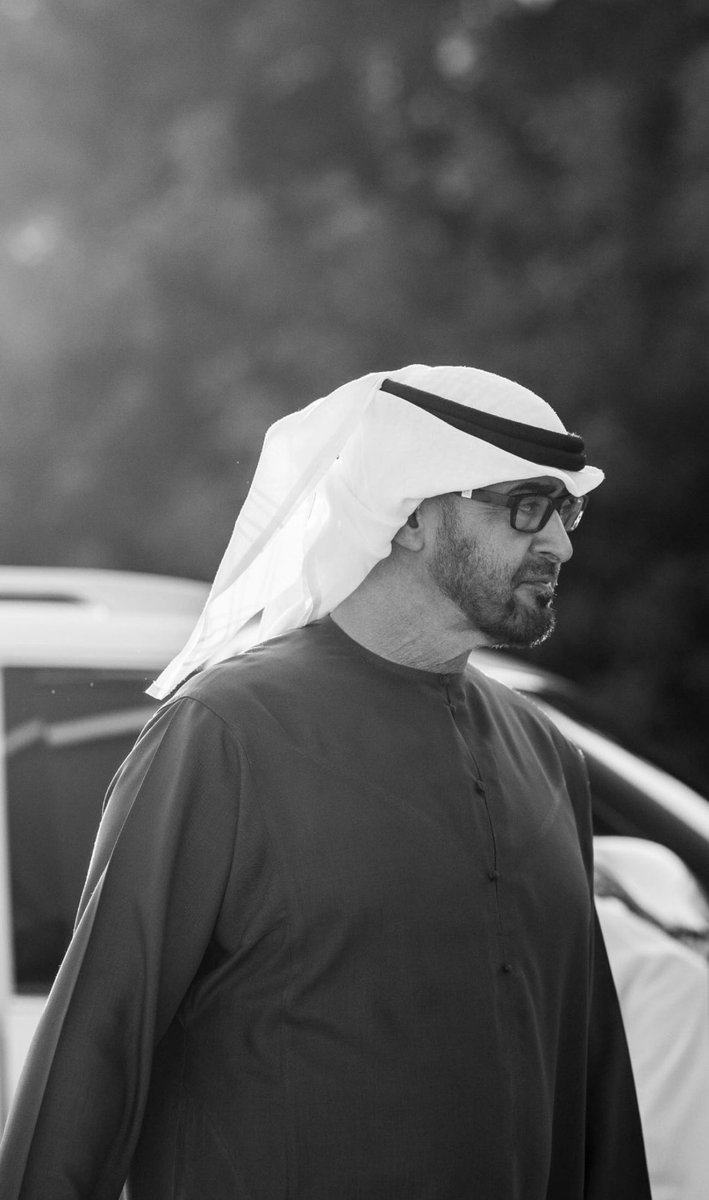 الزعيم الحكيم العظيم صقر العرب 🇦🇪⚔️
هيبته تزلزل المعادين تردع الأوغاد