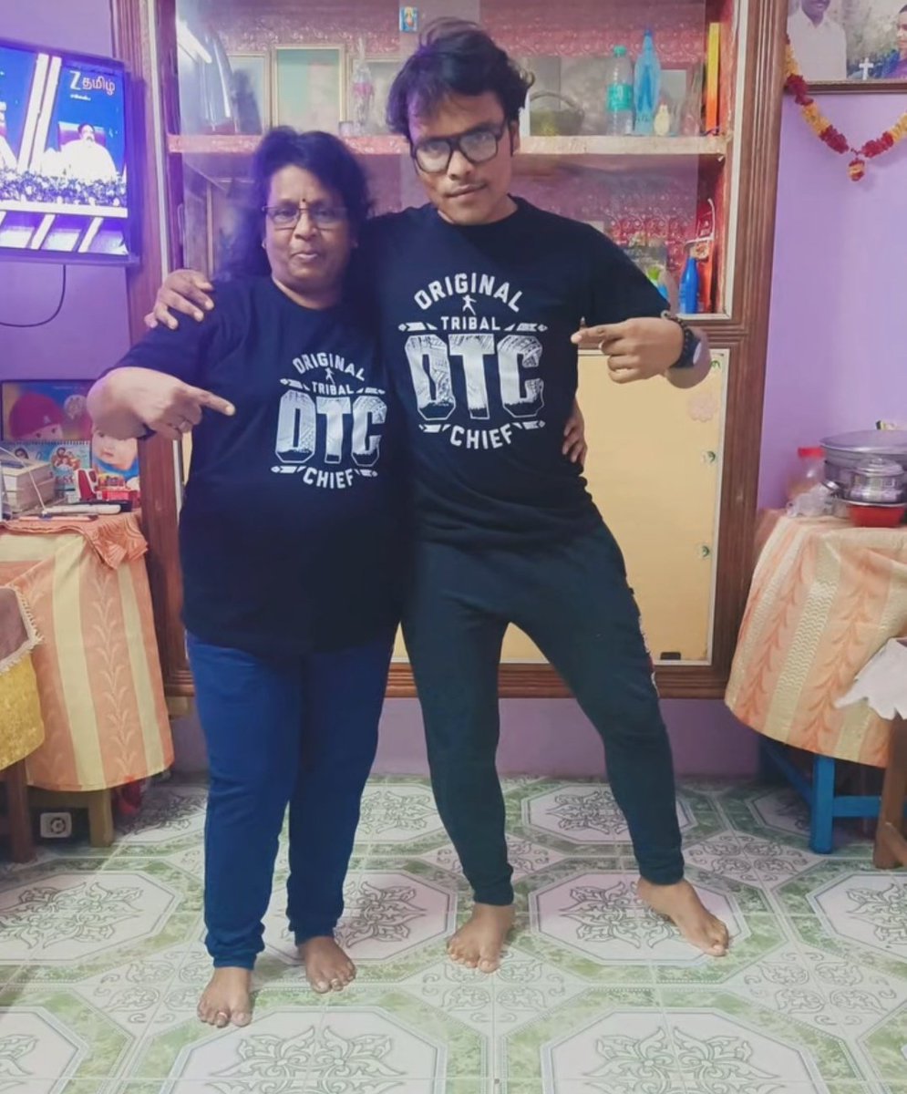 robinthebadguy's tweet photo. Can anyone be a Fan Of Roman Reigns ? 
Epdi Me and My Mom  #RomanReigns  #Robinchris https://t.co/vwCm1AVTJm