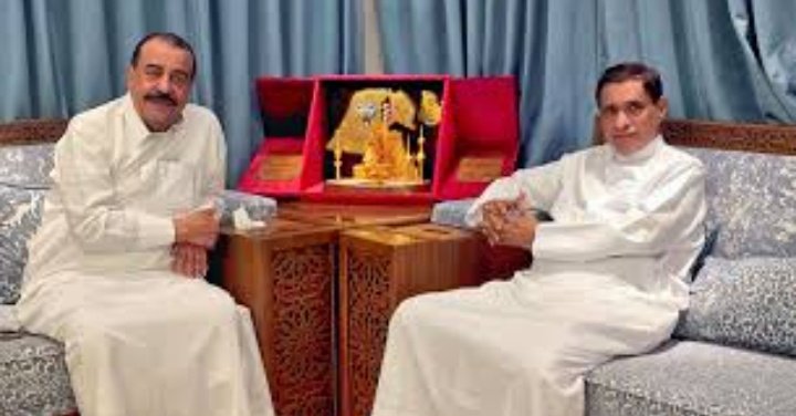 حسين بازهير (@hsynbazhyr53225) on Twitter photo خذوها مني وانا ابو هندي هولاء القادة أصحاب العقد والربط في حضرموت والحضارم متوحدين معاهم 90% والجنوب بدون الحضارم يضل ناقص ، 
ربي يحفظ قيادات حضرموت الوفية والجنوب بشكل عام ، 
النصب التذكاري بالوسط 👇 دمهم غاااالي على الوطن ، خذوها مني وانا ابو هندي هولاء القادة أصحاب العقد والربط في حضرموت والحضارم متوحدين معاهم 90% والجنوب بدون الحضارم يضل ناقص ، 
ربي يحفظ قيادات حضرموت الوفية والجنوب بشكل عام ، 
النصب التذكاري بالوسط 👇 دمهم غاااالي على الوطن ،