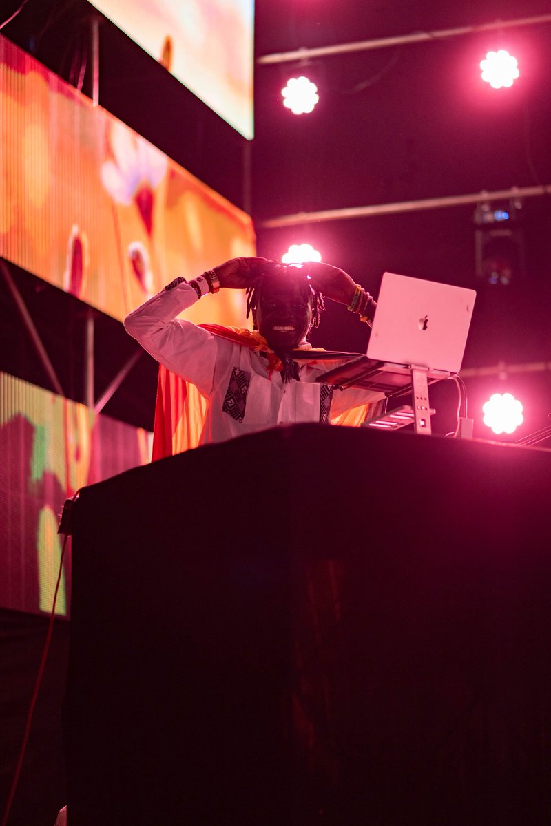 SRVictor256's tweet image. Where u were born isn’t where your promise is

📷 @eric_heights 

#AliveInThePark #SRVictor256