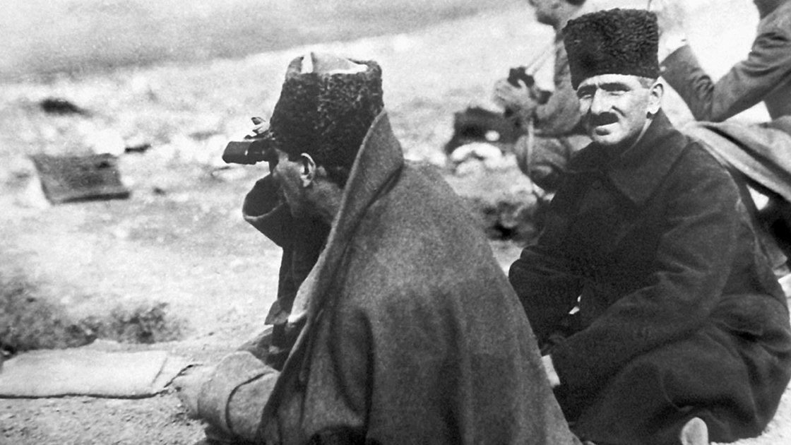 104 yıl önce bugün, tarihin en uzun meydan muharebesi olan ve  22 gün süren Sakarya Meydan Muharebesi, Türk ordusunun kesin zaferiyle sonuçlanmıştır.

238 Yıldır devam eden ricatı 13 Eylül 1921'de durduran Türk Ordusunu  ve başta Gazi Mustafa Kemal Atatürk olmak üzere