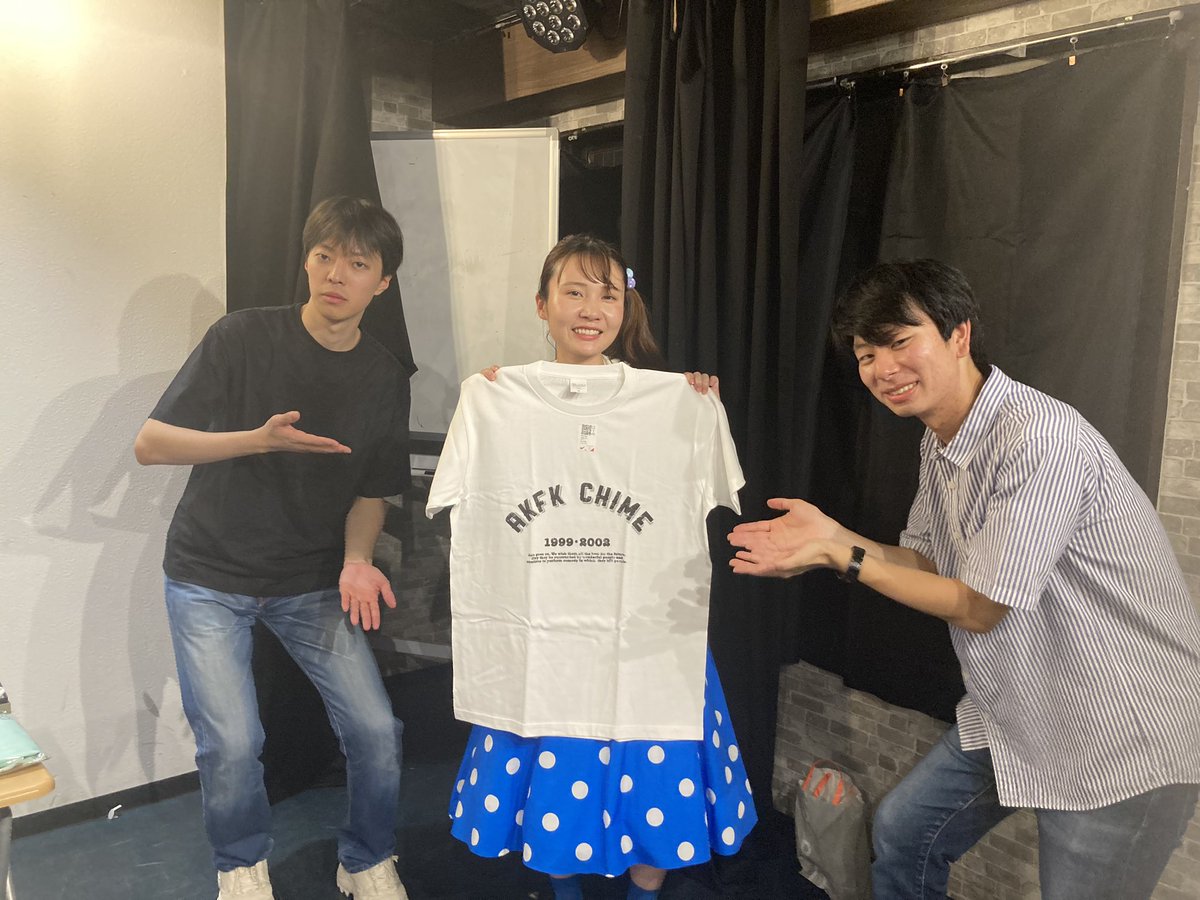 okaka_majimanji's tweet photo. 本日2本目！『カウンターカルチャー』ありがとうございました！情熱感じる良いライブ🔥赤福チャイムのTシャツゲットしました！これでうちらもAKFKファミリー💓 https://t.co/2z2IhaDVE3