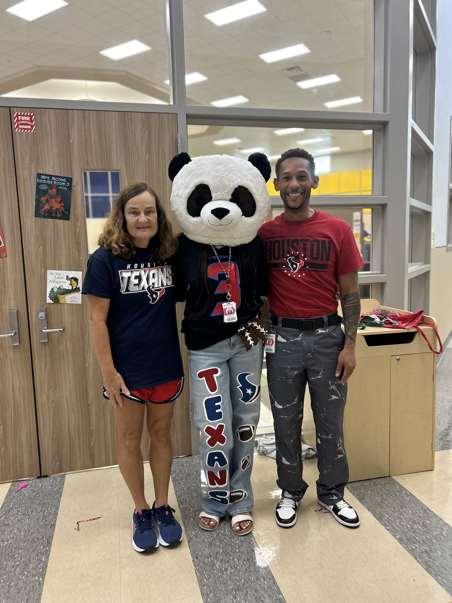 Lily Strecker tweet media