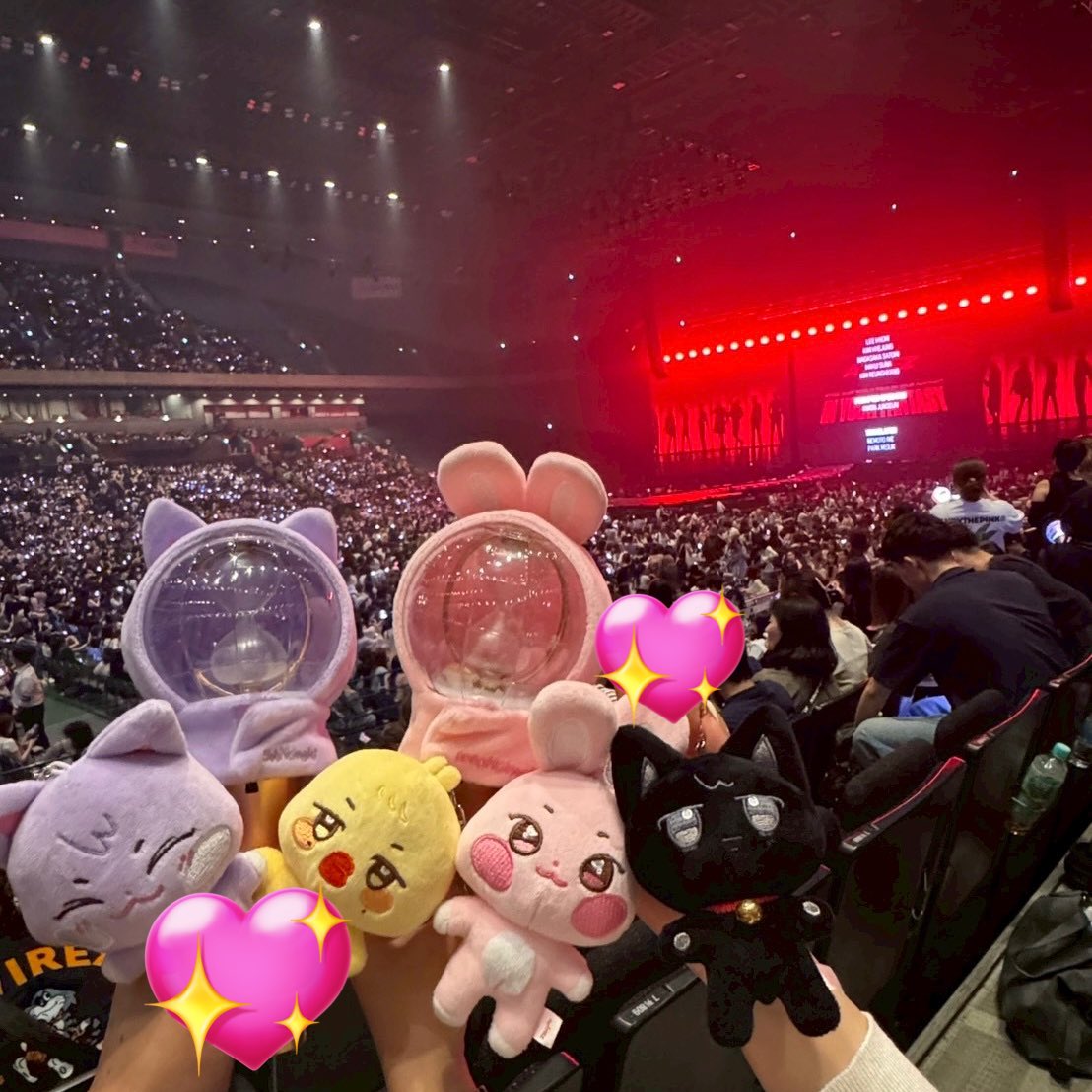 shuri_atiny's tweet photo. また明後日くるからねーーー
ウのボード作ったのに出番無さそうだから
ここで供養する🥲🥲🥲
ちゃろさんなるさん火鍋付き合ってくれてありがとうございました🫶🏻🫶🏻 https://t.co/x59qrnoFNT