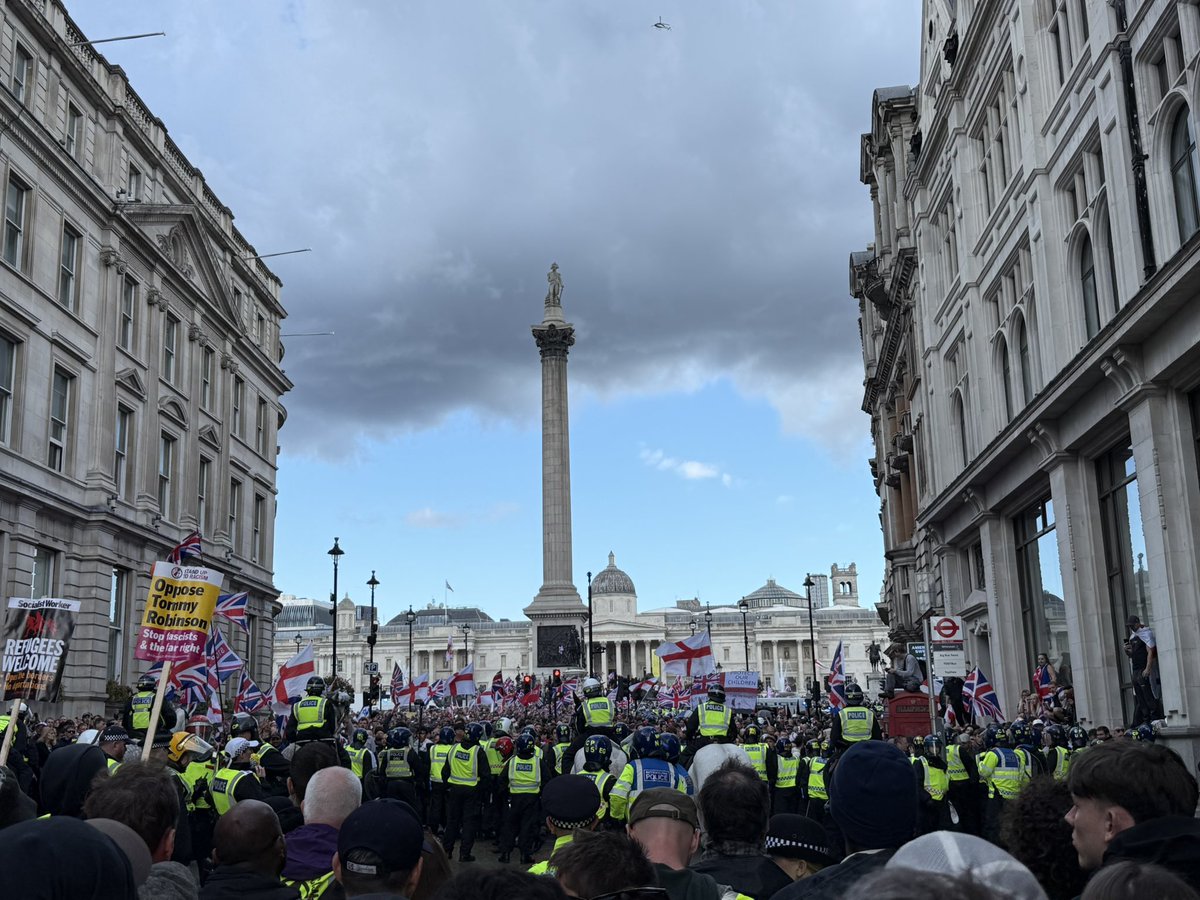 NOW: Thousands of fascists are pushing the line &amp; throwing missiles at anti-fascist protestors in Whitehall.