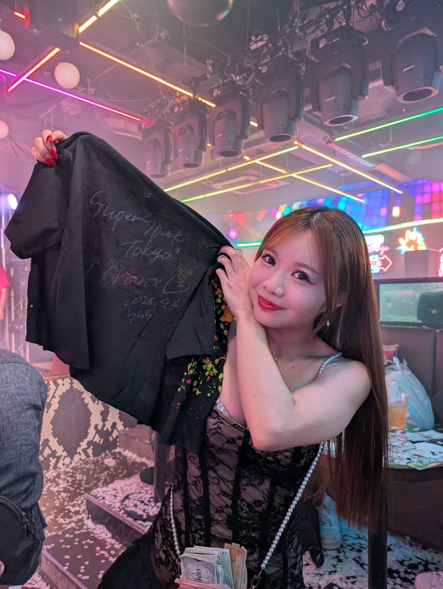 hidehiko7777_blq (@hide7777_blq) on Twitter photo 2025/9/6 すぱすぱ2部
ビートイットのTシャツをもらったうららちゃん
3年前に栄で会った時には六本木でビートイットQueenを見ることになるとは思いませんでした
#すぱすぱ
<a href="/urara_spark_/">うらら🧜♀️super spark tokyo</a> 2025/9/6 すぱすぱ2部
ビートイットのTシャツをもらったうららちゃん
3年前に栄で会った時には六本木でビートイットQueenを見ることになるとは思いませんでした
#すぱすぱ
<a href="/urara_spark_/">うらら🧜♀️super spark tokyo</a>
