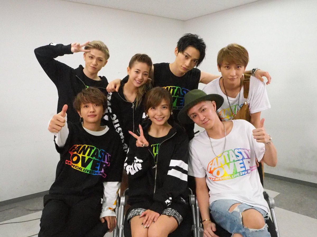 mayuka_nizi's tweet photo. AAA20周年おめでとう!!
AAAは青春そのものでした🌈
ライブも何回も行って楽しかったなー😭
WOGツアーでは推しのだっちゃんから手振ってもらって焦ってお辞儀したら大爆笑されたの今でも鮮明に覚えてる😂
またAAAが見れるときをずっと待ち続けます😊
#AAA #AAA20th #AAA20周年 https://t.co/sIaXTaoreM