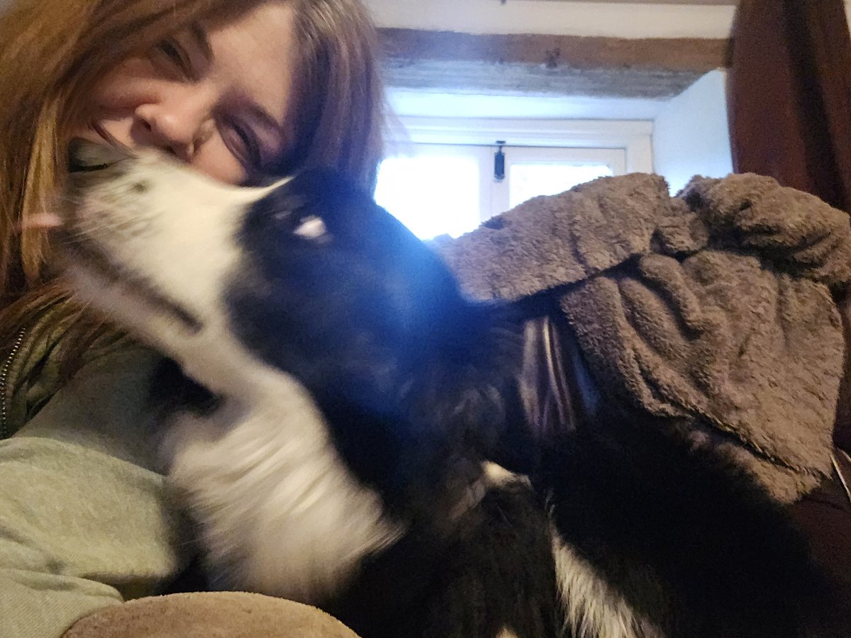 Tippy selfie with mummy, then kisses got dropped 🤣