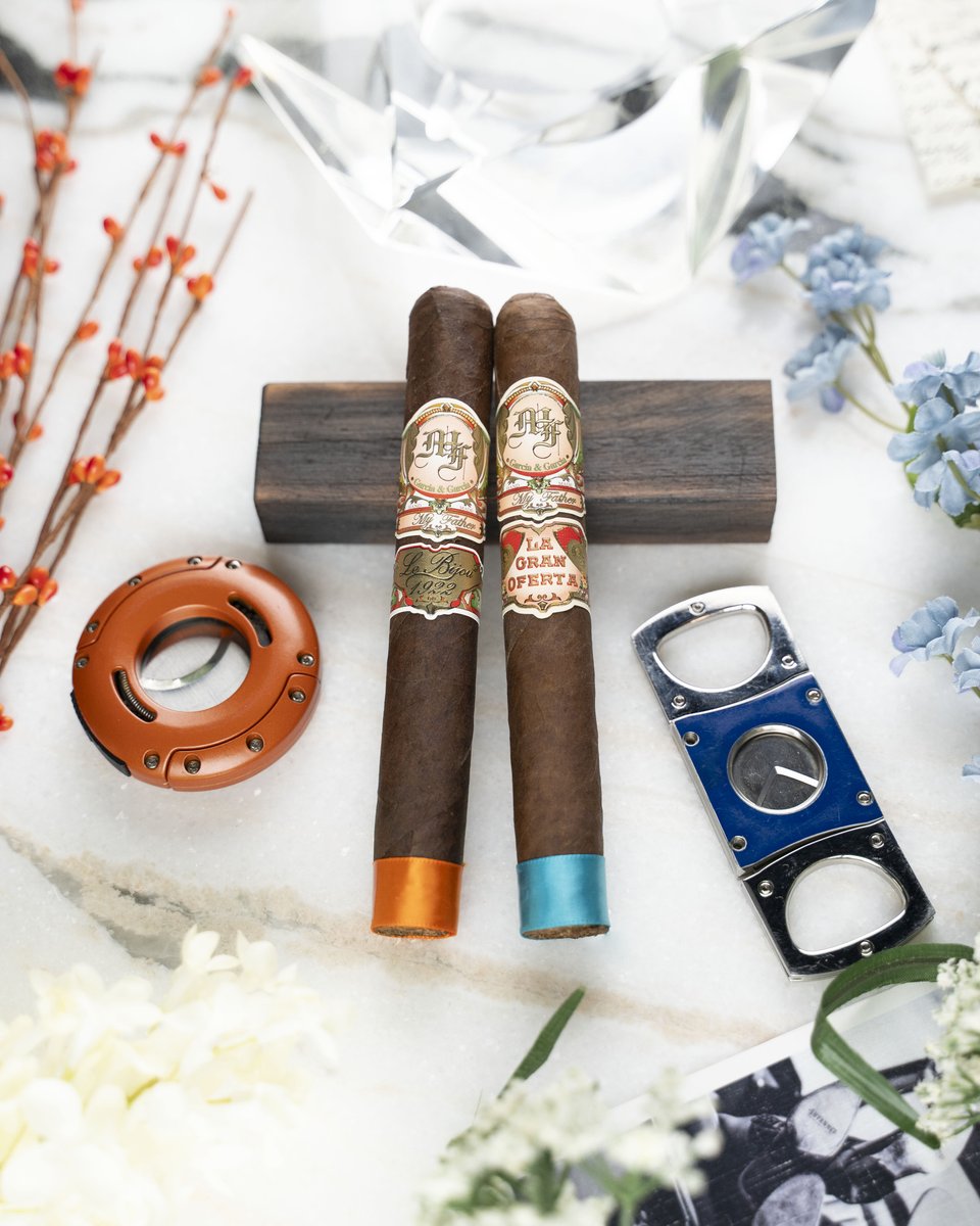 HoltsCigar's tweet image. 🟠 or 🔵?