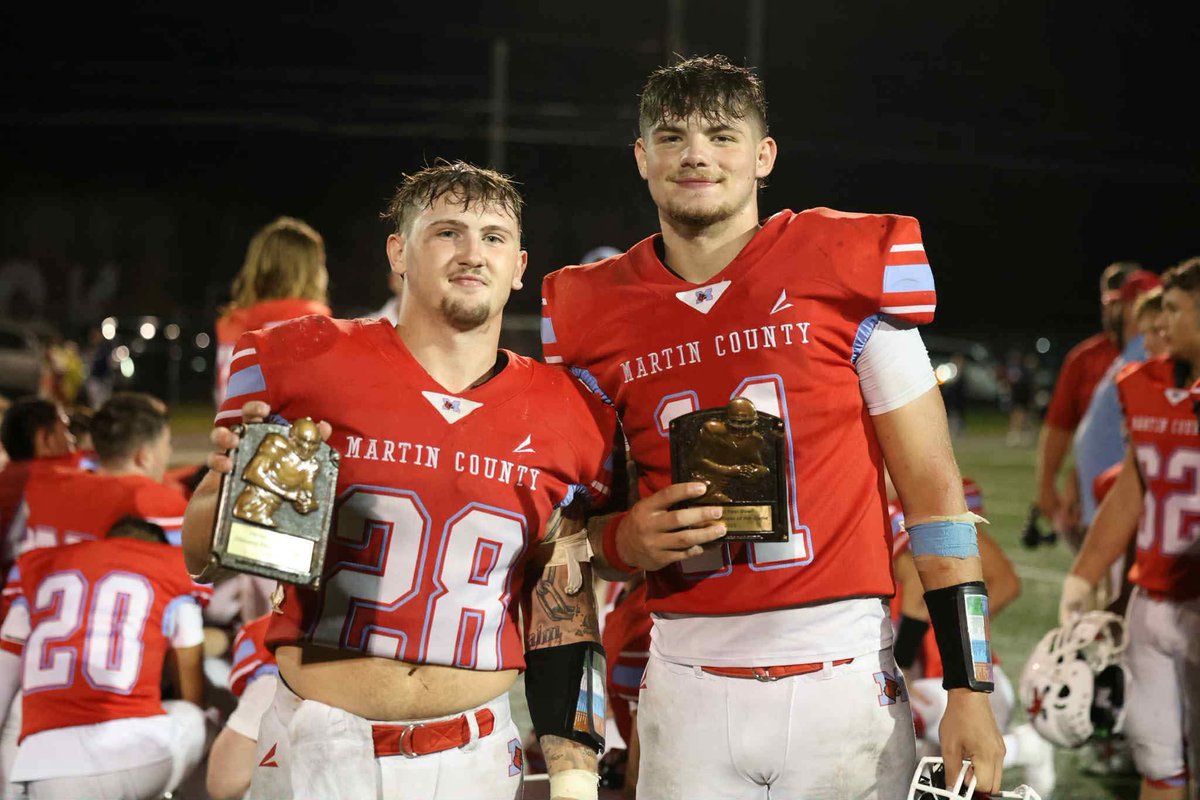bonescl28's tweet photo. Standing on business. So thankful to be named 2025 Harvest Fest Bowl Offensive POTG. My family and my team mean so much to me. Congrats to my QB @DEVANMAYNARD6 on his Defensive POTG. 
4TD's 2pt conversion. https://t.co/hgcrrz8Sj7