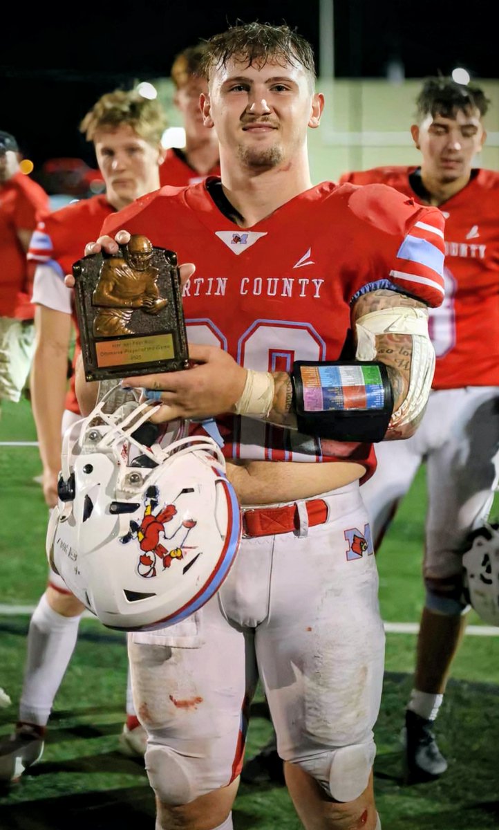 bonescl28's tweet photo. Standing on business. So thankful to be named 2025 Harvest Fest Bowl Offensive POTG. My family and my team mean so much to me. Congrats to my QB @DEVANMAYNARD6 on his Defensive POTG. 
4TD's 2pt conversion. https://t.co/hgcrrz8Sj7