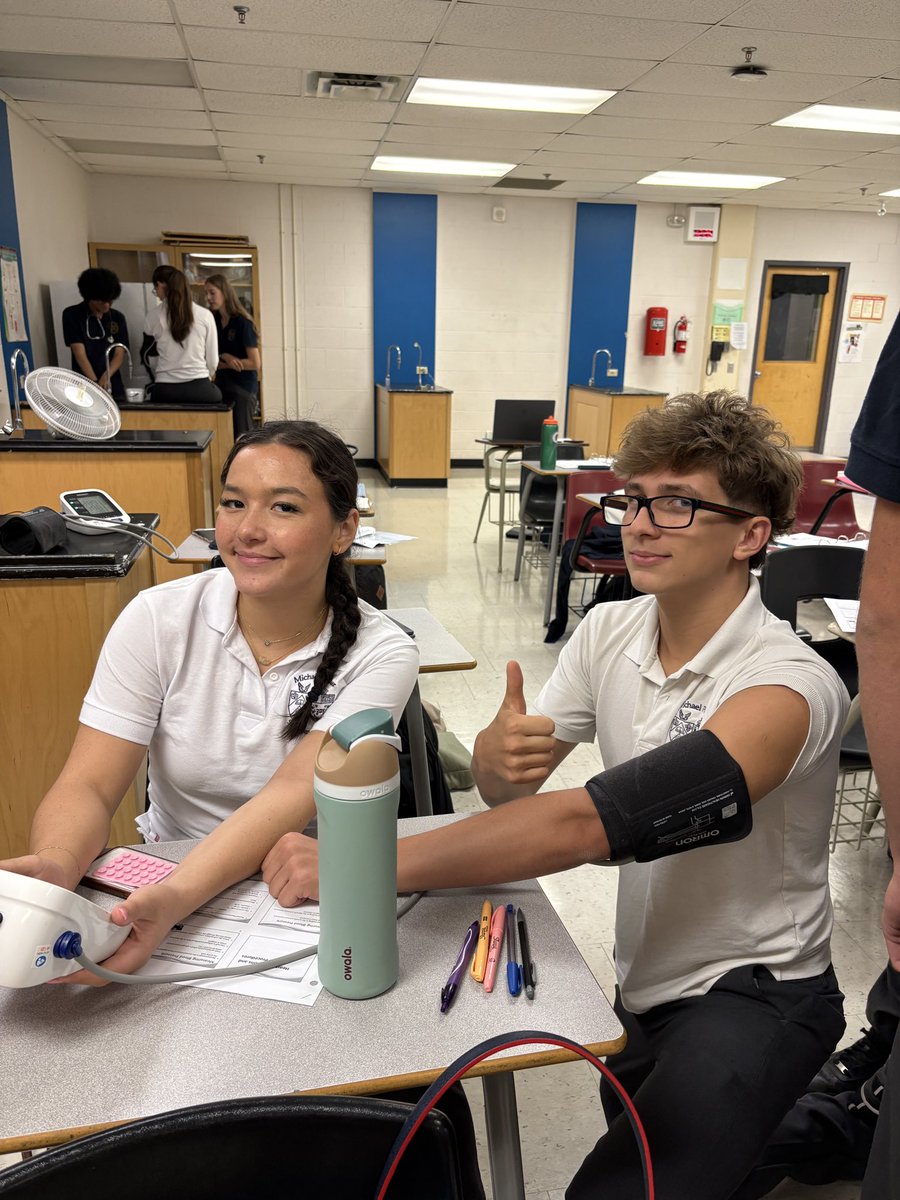 mpsjscience's tweet photo. It’s a new school year and we’re already fully immersed in engaging labs &amp; activities. 

Our Gr 12 IB bio students wrapped up their circulatory system unit using stethoscopes, sphygmomanometers, and conducting a sheep heart dissection. #mpsjbio @MPSJ_TCDSB @PowerIB 🩺🫀 https://t.co/xX2KquDLer
