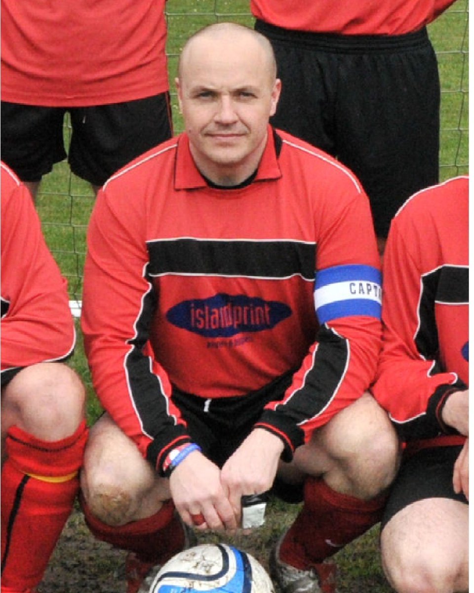 ProstateUK's tweet image. Tommy was diagnosed with #ProstateCancer after spotting @JeffStelling wearing our 'Man of Men' badge on Soccer Saturday 📺 ⚽

Now, a year after surgery, Tommy is back taking on #ProstateUnited and representing @ManCity.

➡️ Sign up here: bit.ly/3FnzMVO

@ProstateUnited