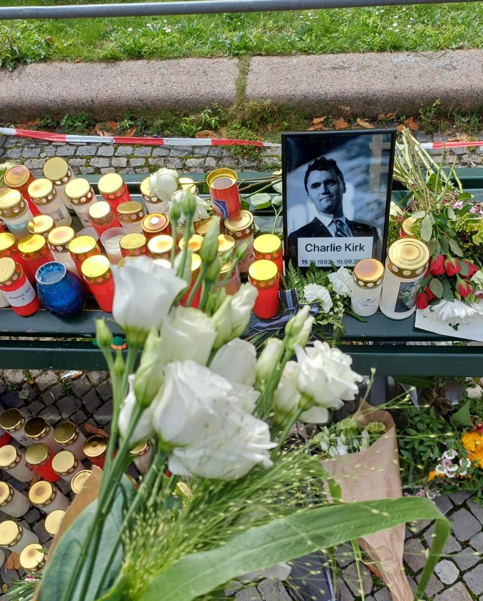 A true modern hero who made the ultimate sacrifice in the defence of free speech. 

Rest in peace Charlie.