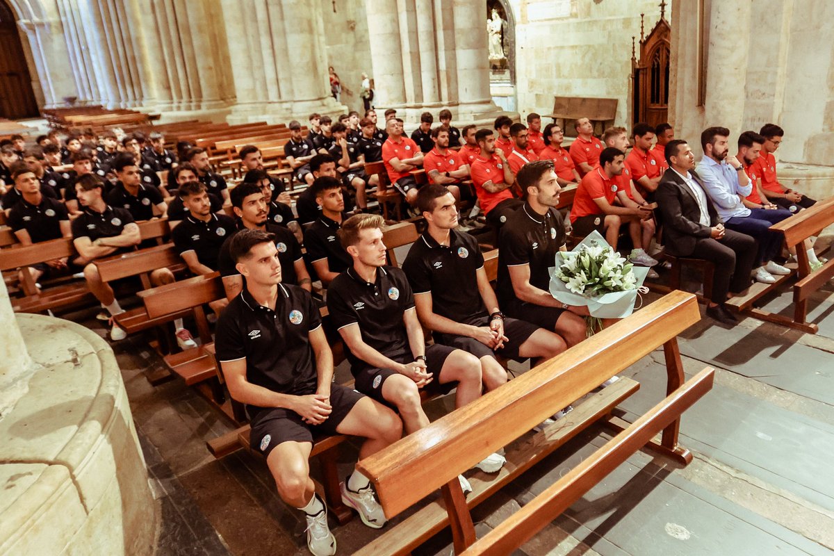 📸⛪️💐| 🅖🅐🅛🅔🅡🅘🅐

Un año más, el Salamanca UDS vivió su tradicional misa y ofrenda a Nuestra Señora la Virgen de la Vega, patrona de Salamanca. 1/3