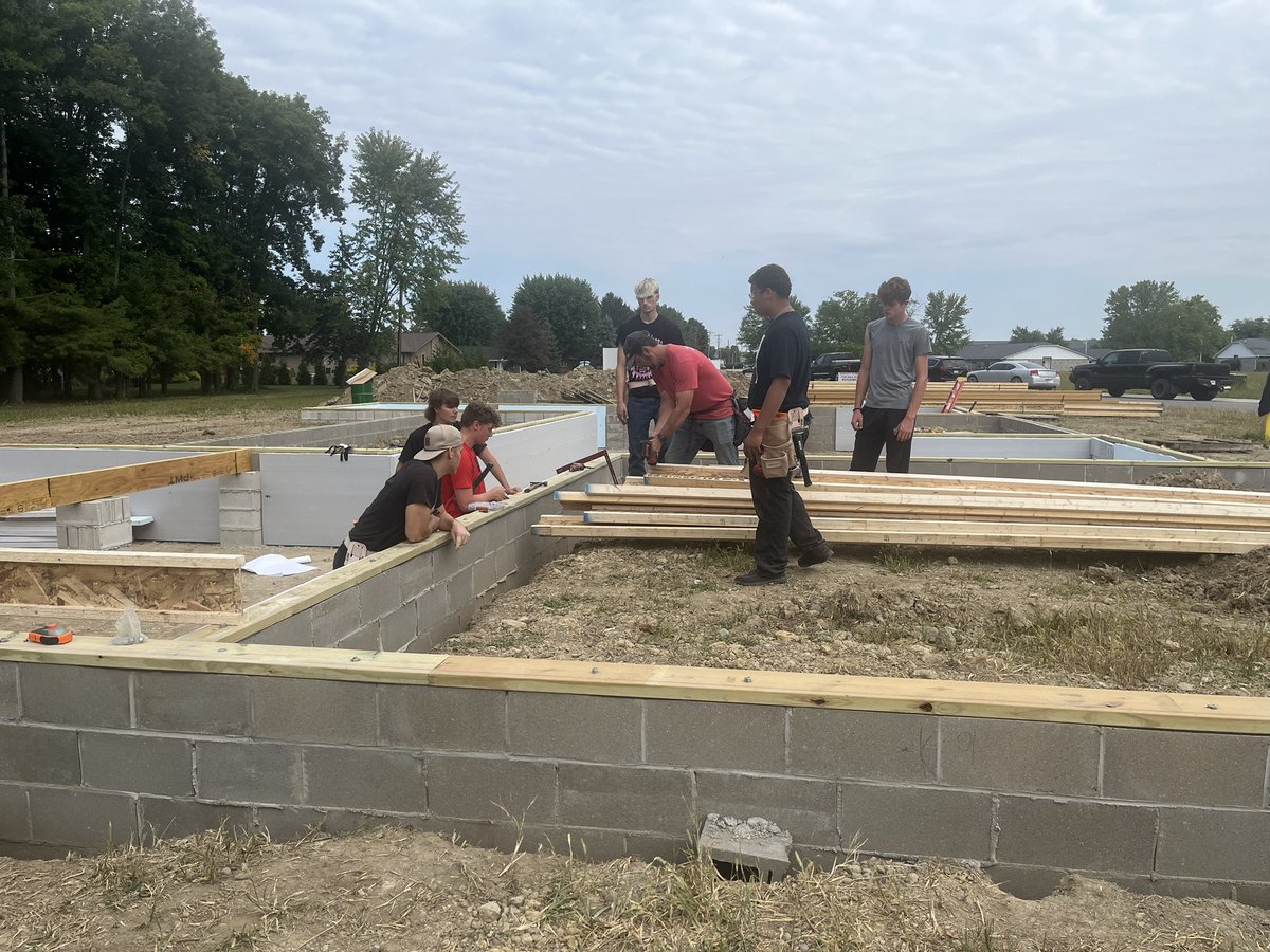 Mike (@m_ke2042) on Twitter photo Students from CC CP RHS FHS join together in Building Trades to build this year’s house in the new section of Meadowbrook Subdivision.
Available for occupancy 6/26
<a href="/csfhotdogs/">Community Schools of Frankfort</a> Students from CC CP RHS FHS join together in Building Trades to build this year’s house in the new section of Meadowbrook Subdivision.
Available for occupancy 6/26
<a href="/csfhotdogs/">Community Schools of Frankfort</a>