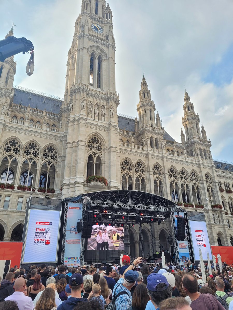 The Most European thing ever: The 1st Annual Tram World Championships, hosted by Vienna

And won by Vienna
Wiener Linien auf die 1 Oidaaaa 🔥🔥🔥
