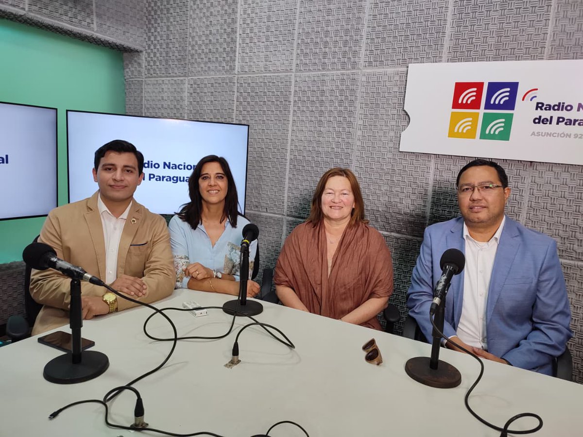Ya estamos con #InvestigandoDeUNA con
<a href="/MilsonGodoy/">Milson De Jesús Godoy Caballero</a> y con el Dr. Pedro Caballero. Hoy nos visitan 🗣️Silvina Curetti y🗣️Laura Lepez, especialistas en educación para conversar sobre la internalización de la educación

🔴En vivo por la #920AM 
📻webaudio.radionacional.gov.py y por #PYTV
