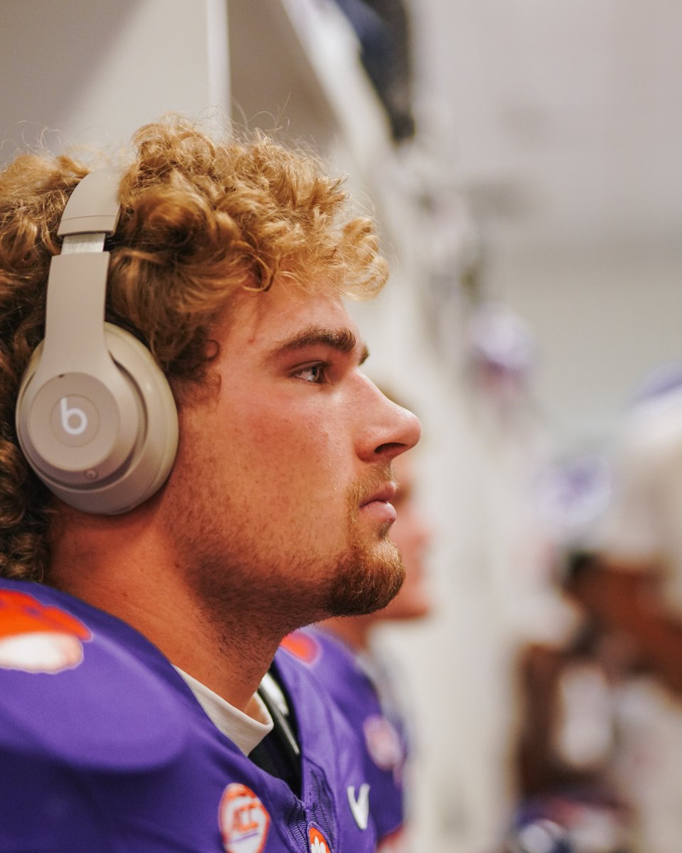 ClemsonFB's tweet photo. Narrow the focus 🐅 https://t.co/1QNapHndeY