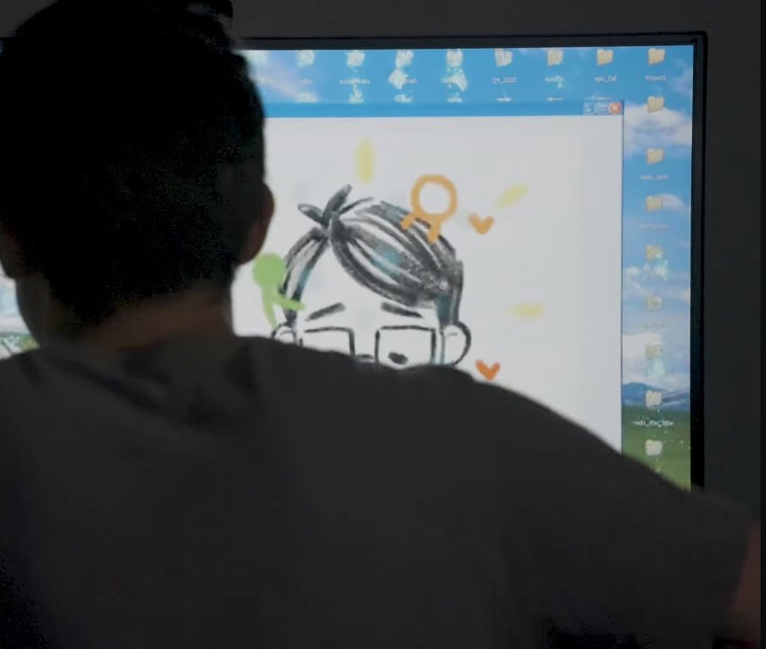 LudaDarkPink's tweet image. HE STILL HAS THE DRAWING THE CG MADE FOR HIM 💔

#alanbecker