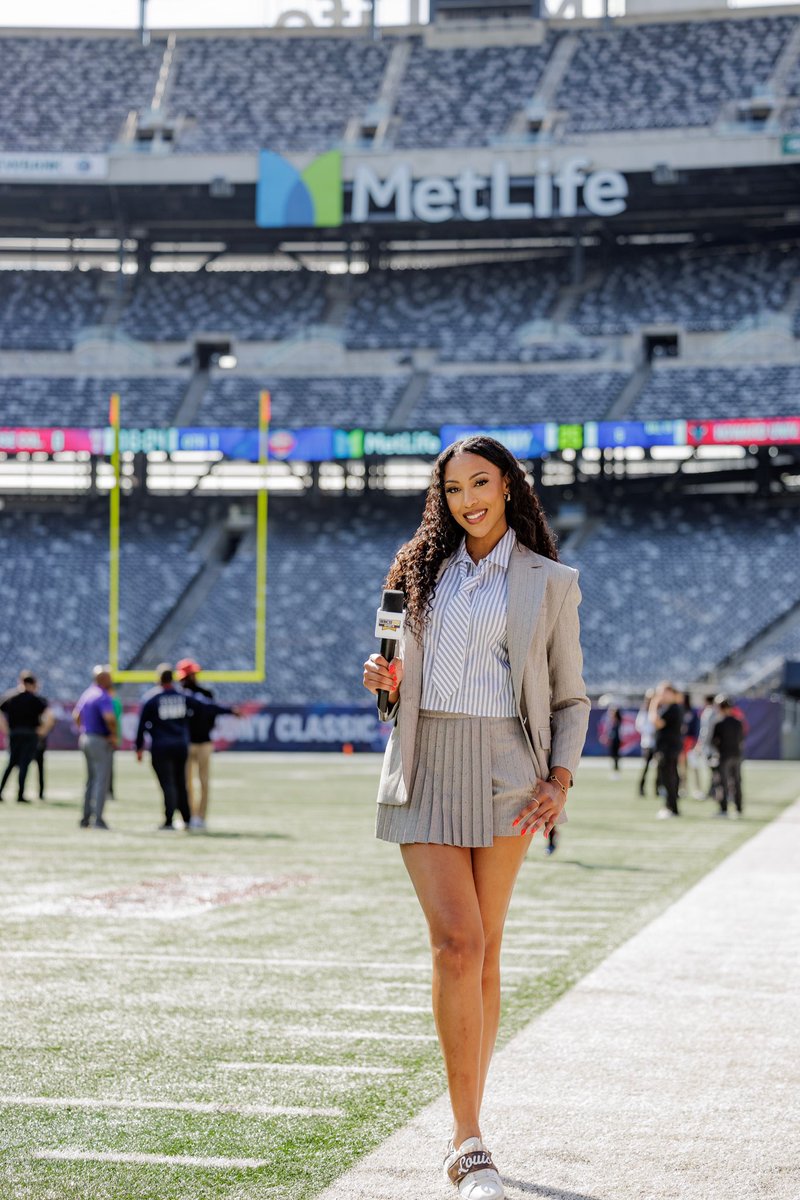 It’s TIME for the <a href="/hbcunyclassic/">HBCU NY Classic</a> 🏈🔥
 
🐅 @Morehouse_FB vs. 🦬 <a href="/HUBisonSports/">Howard Athletics</a>
🏟️ MetLife Stadium | 4th Annual Showdown

📺 Watch FREE on <a href="/HBCUGoTV/">HBCUGO.TV</a> 👉 hbcugo.tv

I’ll be on the sidelines serving looks 💃🏽🎤 &amp; spilling all the sideline tea ☕️👀

#hbcuny2025