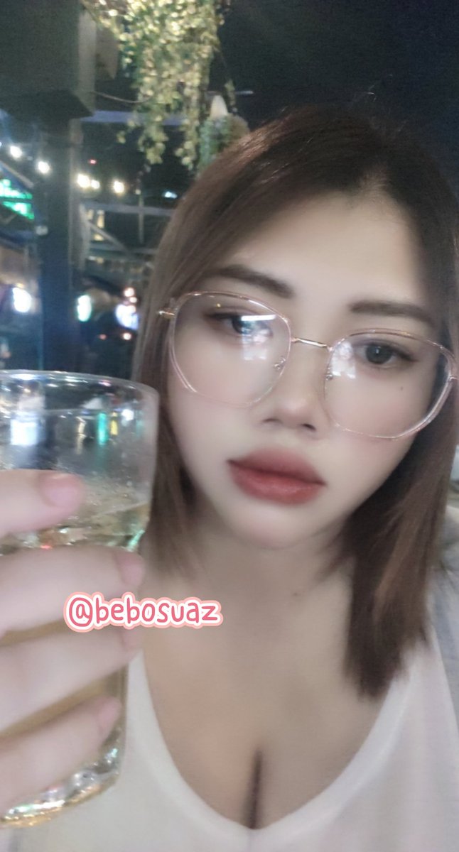 bebosuaz's tweet photo. Đêm say một mình https://t.co/TXqLgRjIzT
