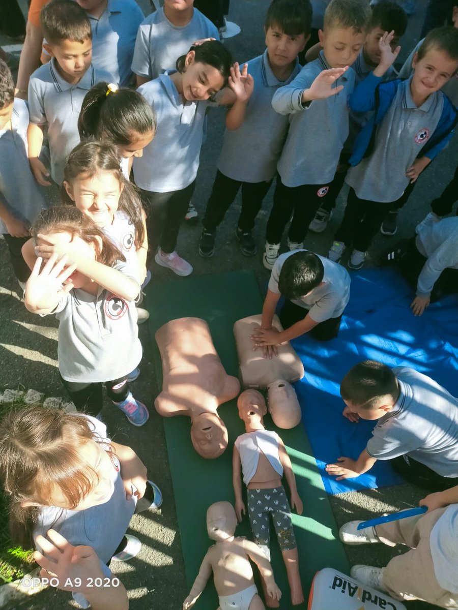 Dünya ilk yardım günü etkinlikleri kapsamında iklim değişikliği ve ilk yardım temalı etkinligimizi gerçekleştirdik.