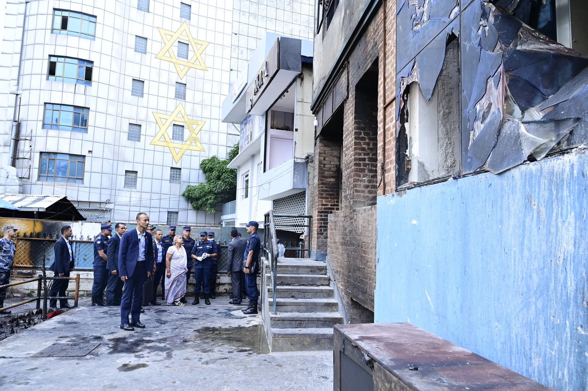 प्रधानमन्त्री सुशीला कार्कीद्वारा जलेका विभिन्न निकायको भ्रमणका क्रममा मनमा आएको कुरा- अब पुनर्निर्माणमा भने सबै निकायहरू अपाङ्गतामैत्री बनाउन नीतिगत निर्णय गर्न सकिएमा आधार बन्नेछ।